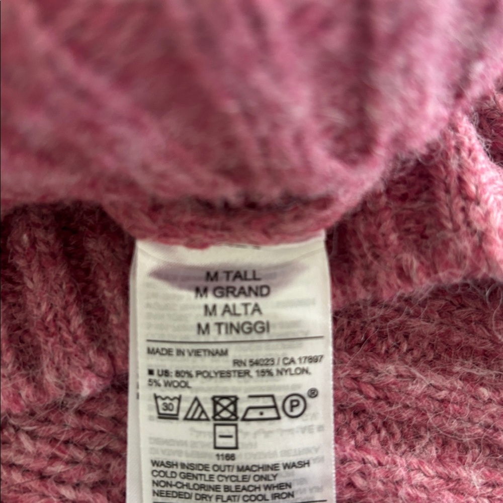 Old Navy Women’s Size Medium Tall pink sweater poly/nylon/wool - Picture 4 of 4